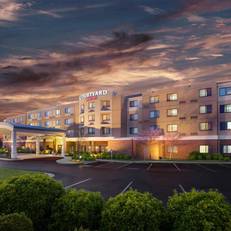 Courtyard by Marriott Fayetteville 