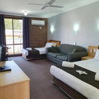 Moonraker Motor Inn