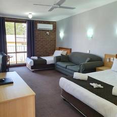 Moonraker Motor Inn