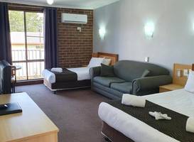 Moonraker Motor Inn