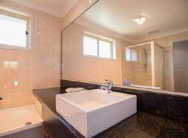 Best Western Plus All Settlers Motor Inn