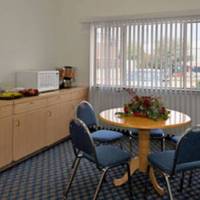 Days Inn and Suites Dallas 