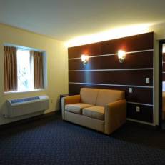 Days Inn and Suites-Hotel of the Arts 