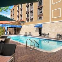 Hampton Inn & Suites Fort Lauderdale Airport 