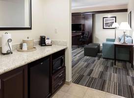 Hampton Inn & Suites Omaha-Downtown 