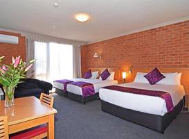 Comfort Inn Main Lead
