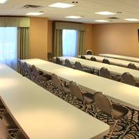 Best Western Plus Airport Inn & Suites 