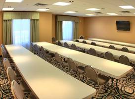 Best Western Plus Airport Inn & Suites 