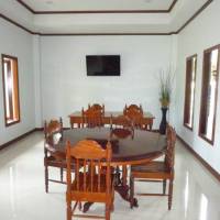 Tang House Bed and Breakfast 