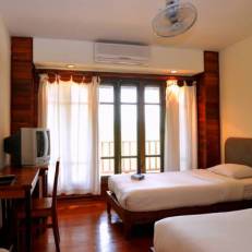 Riverhouse Hotel 