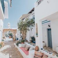 Saronis Hotel 