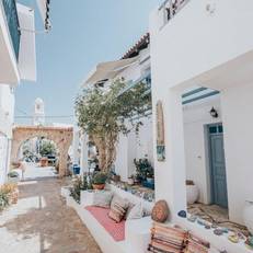 Saronis Hotel 