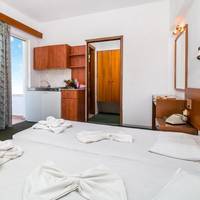 Achousa Hotel 