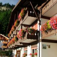 Hotel Azola
