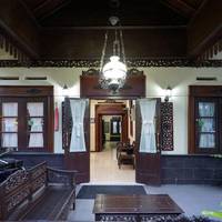 Ndalem Maharani Guest House 