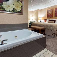 Ramada Convention Center Downtown Topeka 