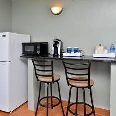 Surfside Oceanfront Inn & Suites 