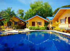 Blue Lagoon Inn & Suites 