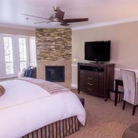 Carriage House Inn 