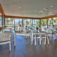 Four Views Oasis 