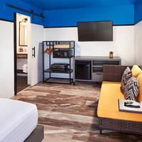 Pacific View Inn 