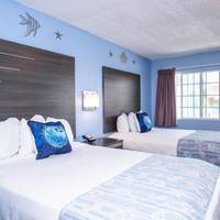 Aqua Breeze Inn 