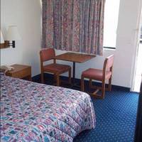 Quad City Inn 