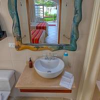 Galapagos Suites Bed & Breakfast 