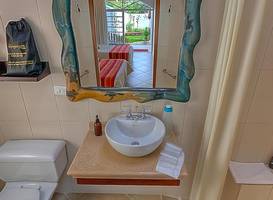Galapagos Suites Bed & Breakfast 