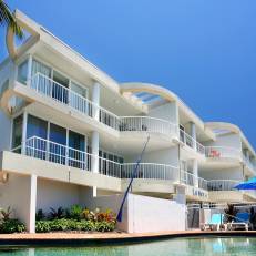 La Mer Beachfront Apartments 