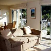 Onetangi Beach Apartments 