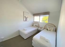 Glen Eden Beach Resort 