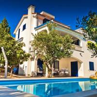Delux Villa Hedonica 