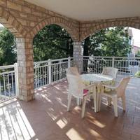 Apartments Njivice 
