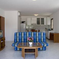 Apartments Pucisca 