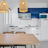 Regina Apartments 