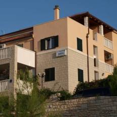 Apartmani Santic 