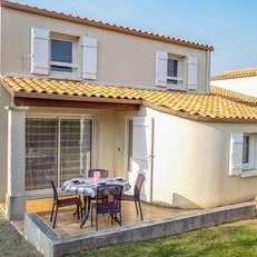 Holiday Home Maison Doveau Vaux Sur Mer 