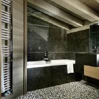 Chalet Black Pearl