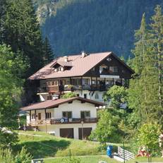 Ferienwohnung Pension Tirol 