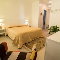Hotel Il Faro Della Guitgia Tommasino 