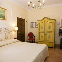 Mondo Antico Town House Suite 