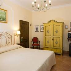 Mondo Antico Town House Suite 