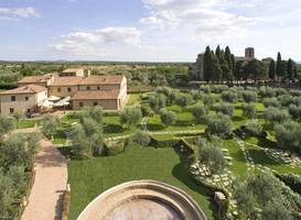 Sovana Hotel & Resort 