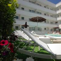 Mokambo Shore Hotel 