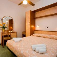 Hotel Sandra 