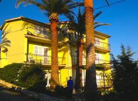 House Rozi 
