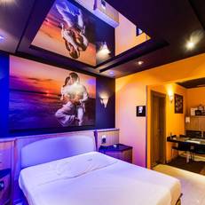 Zouk Hotel 
