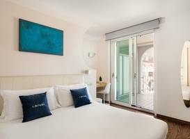 Life Hotel 