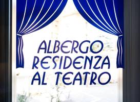 Al Teatro 